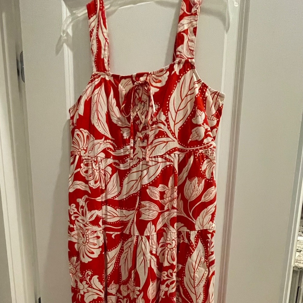 Who What Wear Red and white floral maxi dress size M